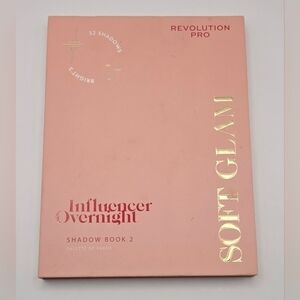 Revolution Pro- Influencer Overnight, Shadow Book 2 w/ 32 Shadows